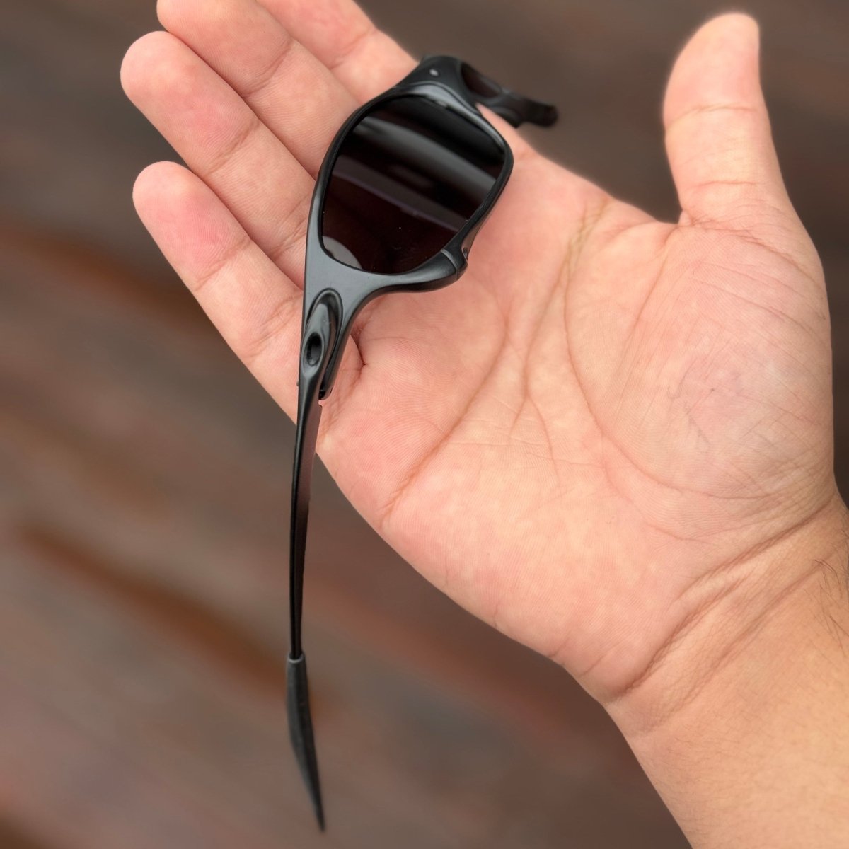 METAL REDONDO CARBON - LIMITADO - sendo usado por modelo - Sevet Company