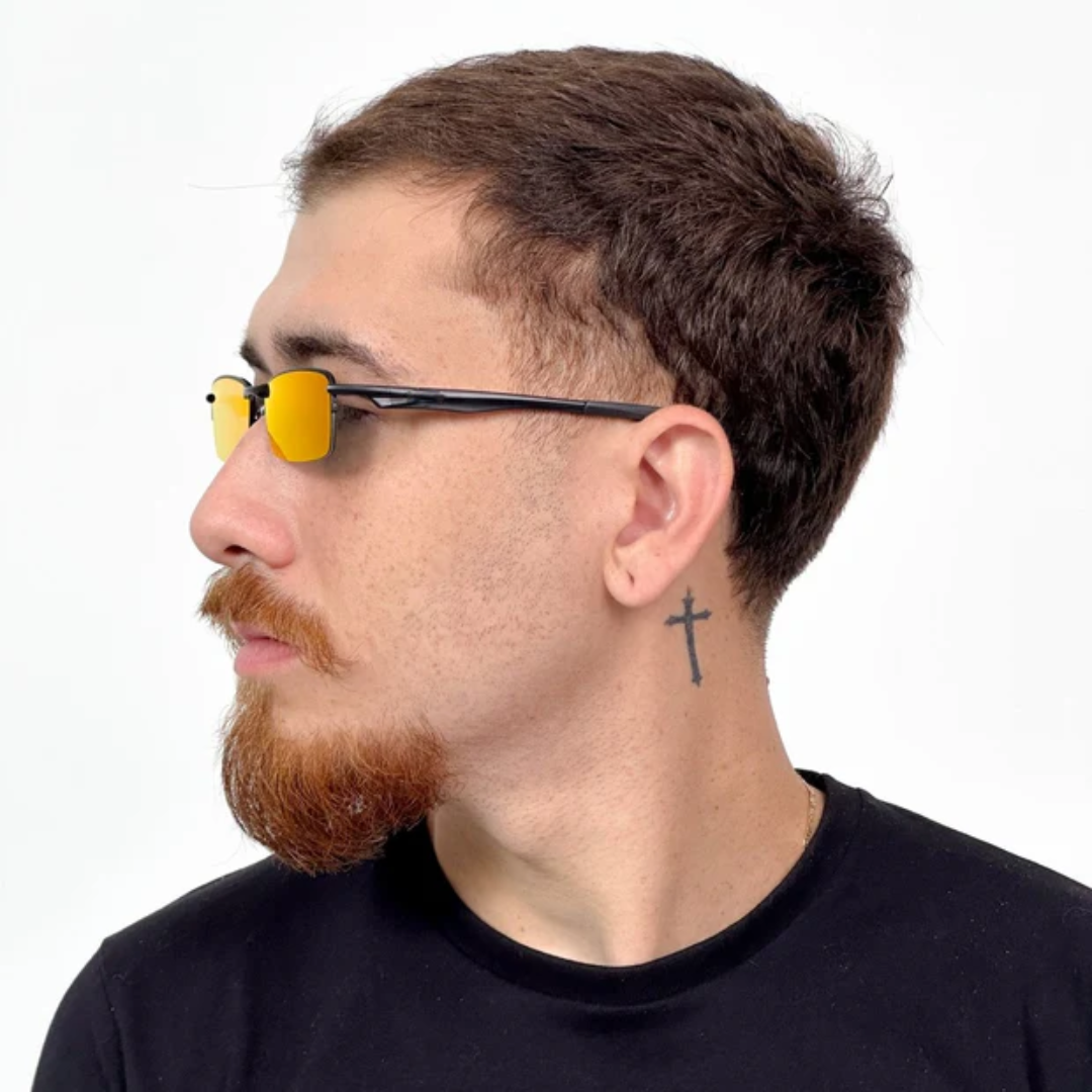 ÓCULOS DE SOL METAL RETANGULAR PRETO EDIÇÃO LIMITADA - sendo usado por modelo - Sevet Company