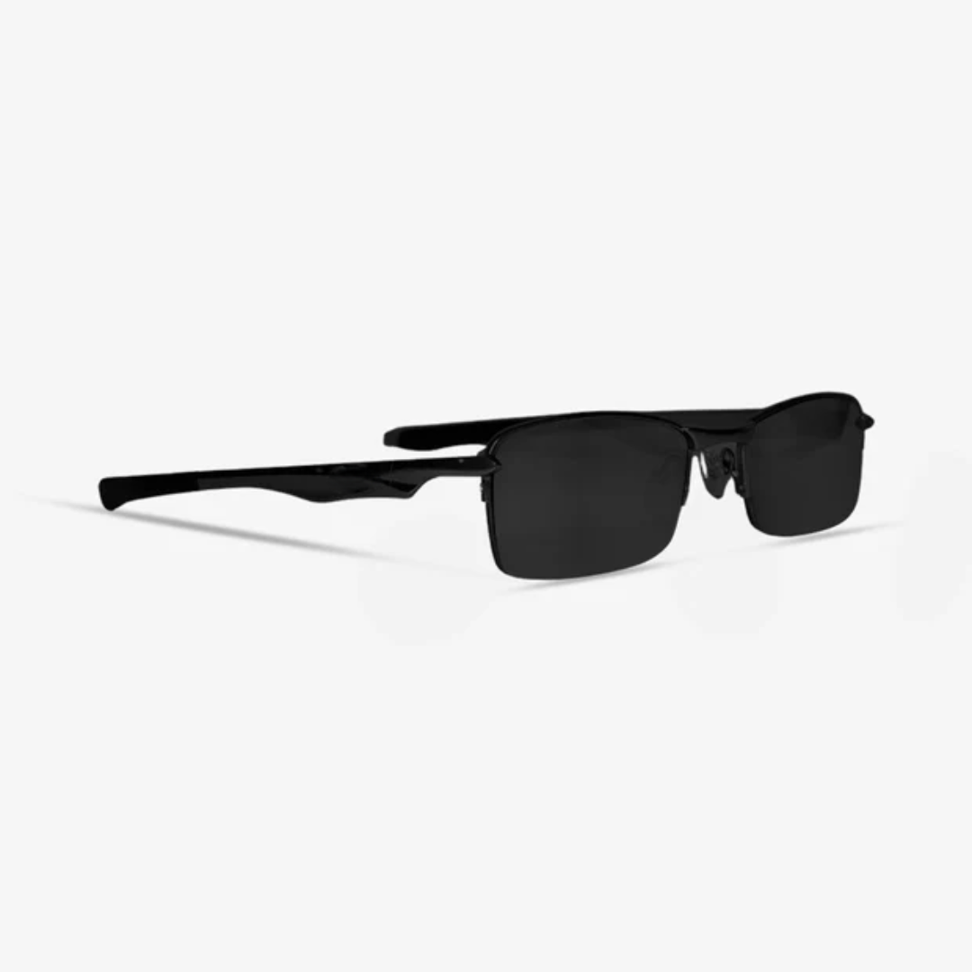 ÓCULOS DE SOL METAL RETANGULAR PRETO EDIÇÃO LIMITADA - sendo usado por modelo - Sevet Company