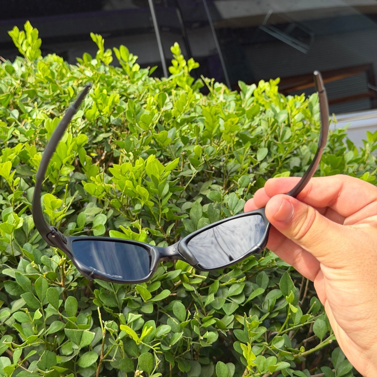 METAL REDONDO CARBON - LIMITADO - sendo usado por modelo - Sevet Company
