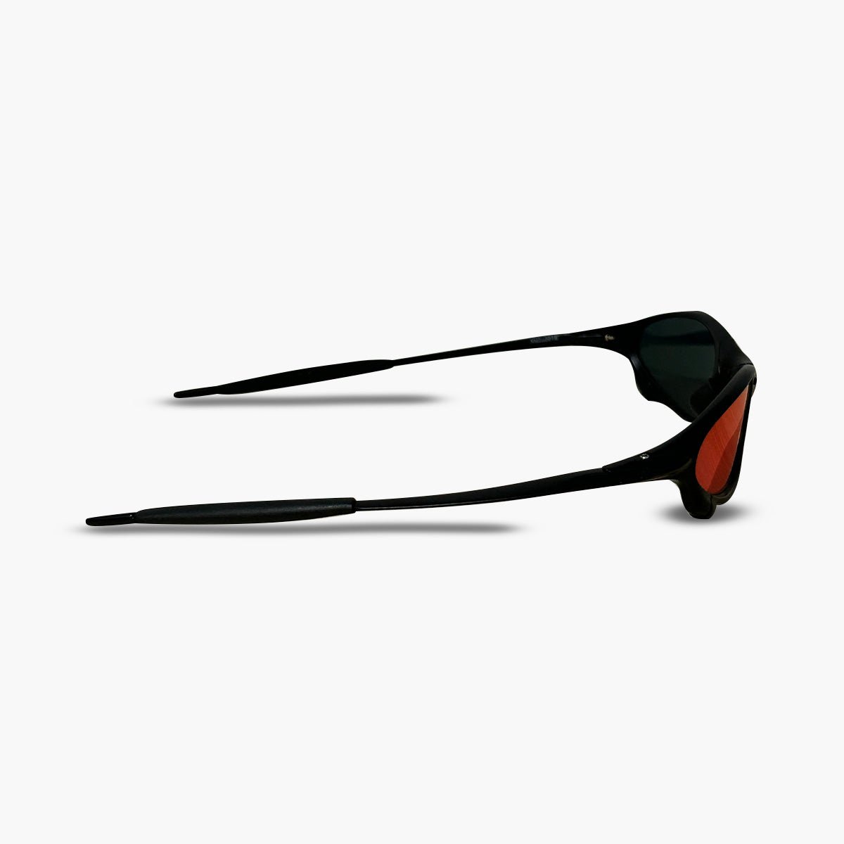 METAL OVAL CARBON - LIMITADO - sendo usado por modelo - Sevet Company