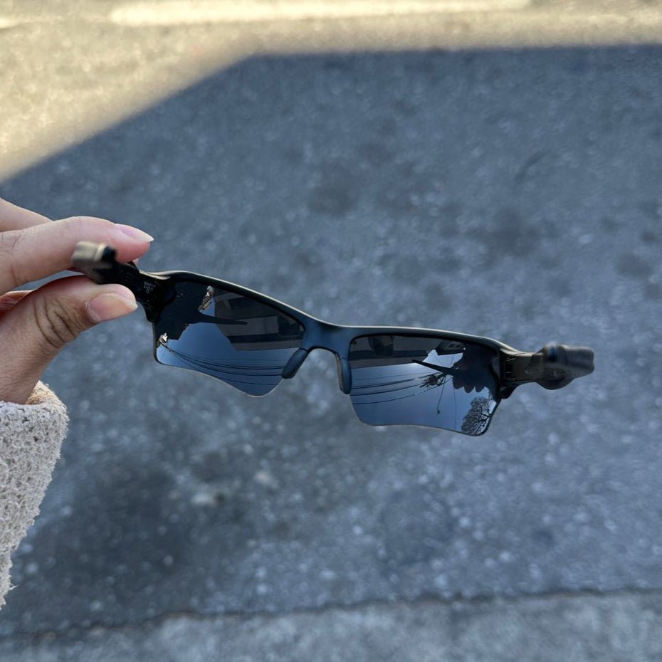 ÓCULOS DE SOL Flak 2.0 PRETO EDIÇÃO LIMITADA - sendo usado por modelo - Sevet Company
