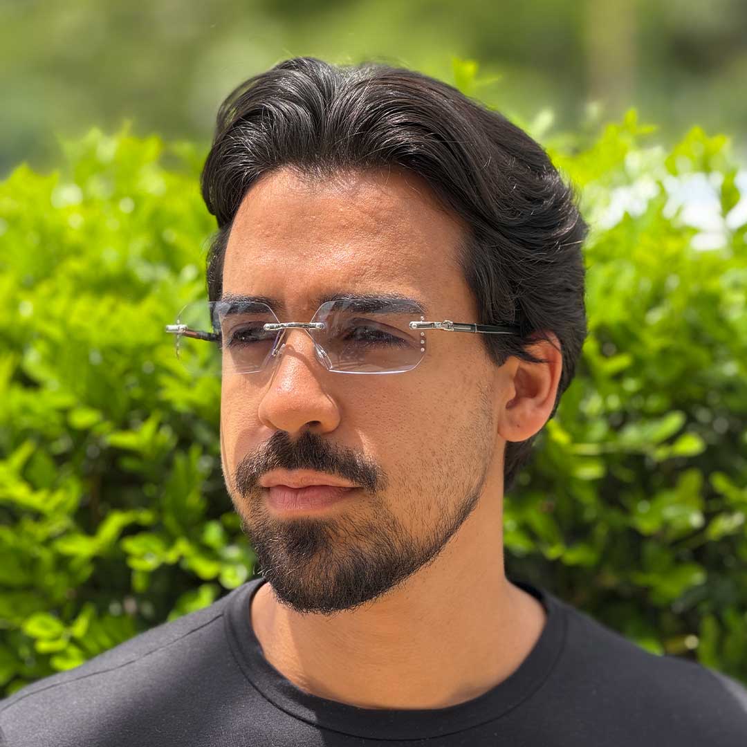 ÓCULOS DE DESCANSO ZOSS IPANEMA - sendo usado por modelo - Sevet Company