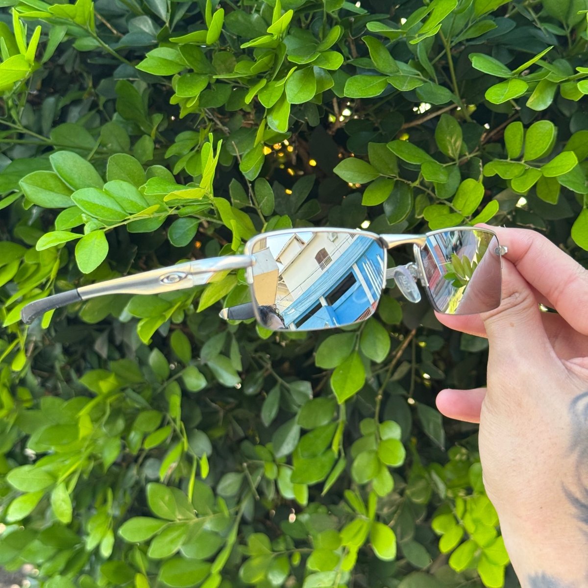 ÓCULOS DE SOL LUPA DO VILÃO PRATA