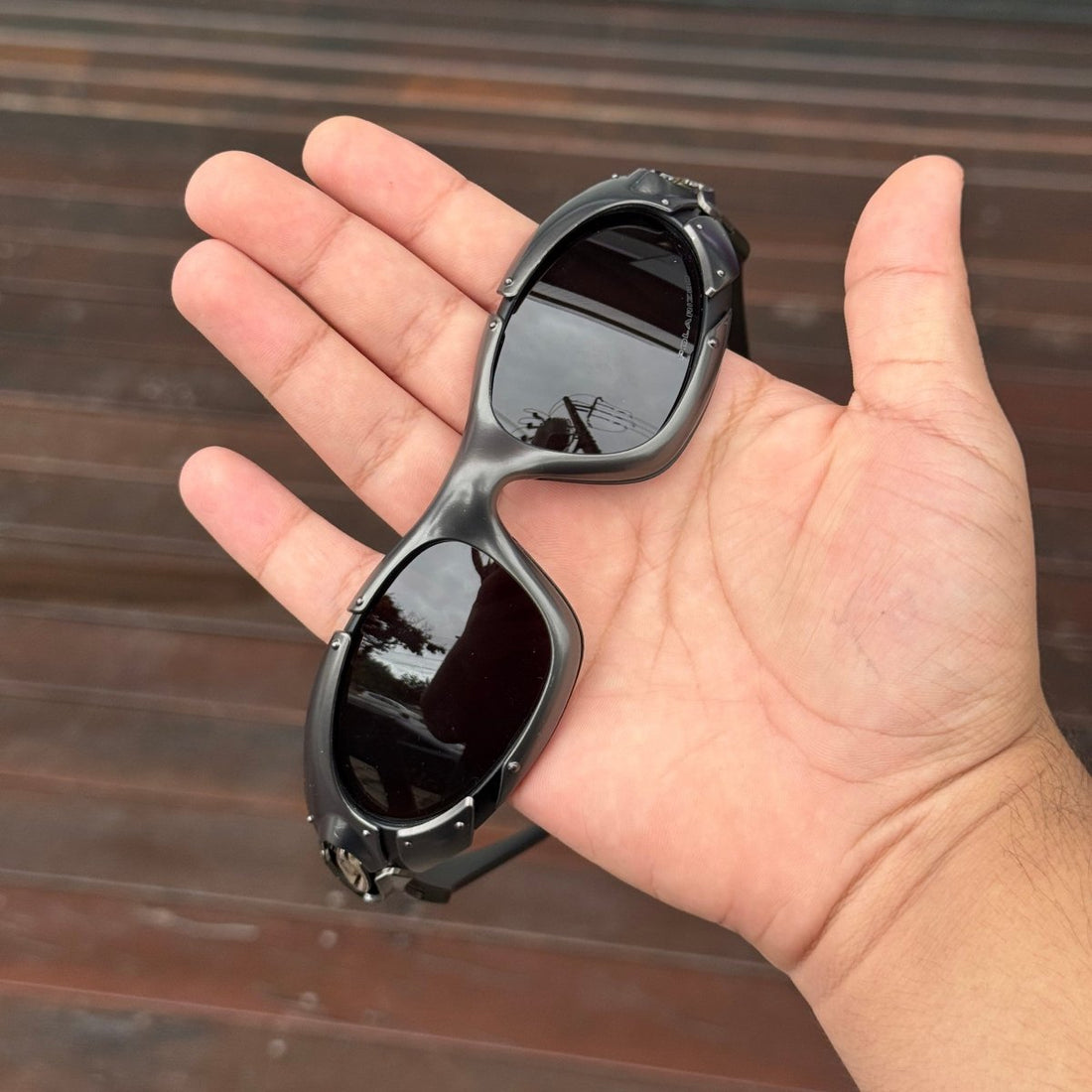 PLATE DARK SILVER + PLANTARIS ALL BLACK - Sevet Company