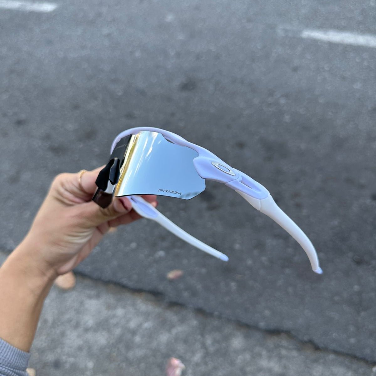 ÓCULOS DE SOL RADAR EV BRANCO LENTE LIQUID METAL - Sevet Company