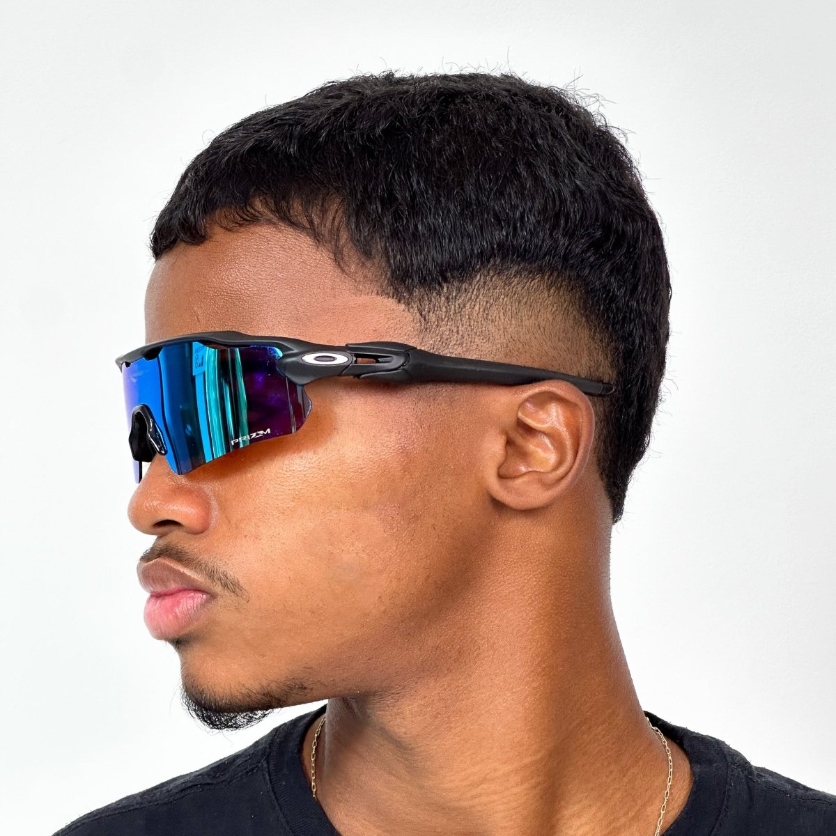 ÓCULOS DE SOL RADAR PRETO LENTE LIQUID METAL - Sevet Company