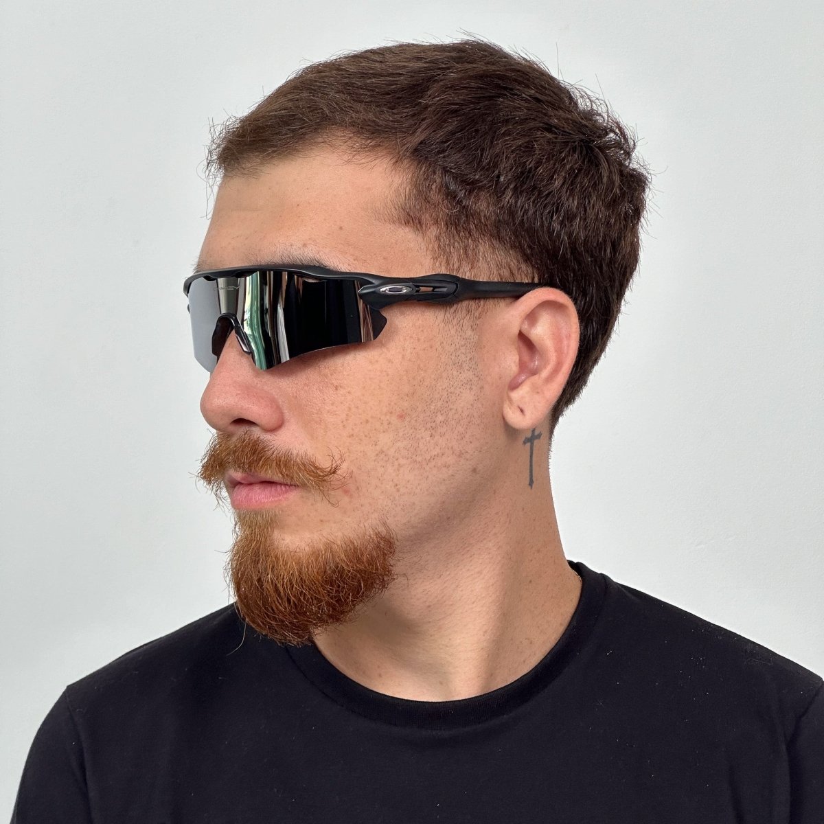 ÓCULOS DE SOL RADAR PRETO LENTE LIQUID METAL - Sevet Company