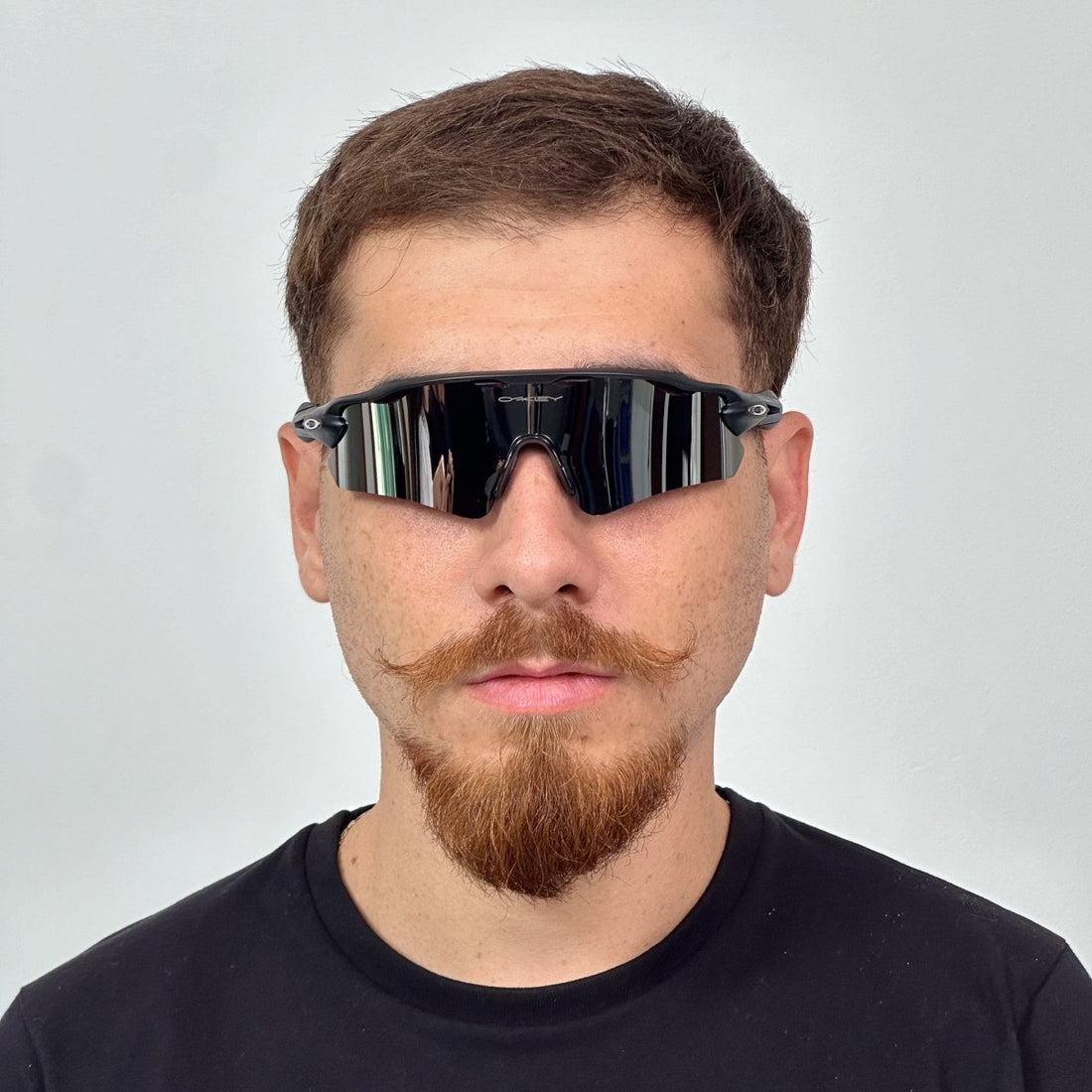 RADAR PRETO METAL + PLANTARIS PRETO - Sevet Company