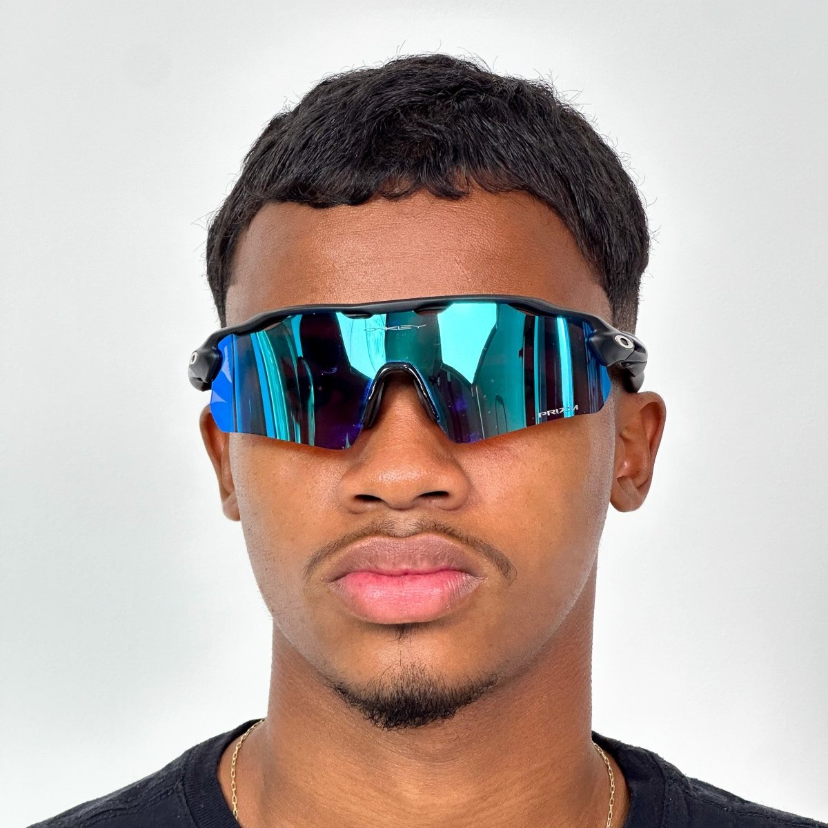 ÓCULOS DE SOL RADAR PRETO LENTE LIQUID METAL - Sevet Company