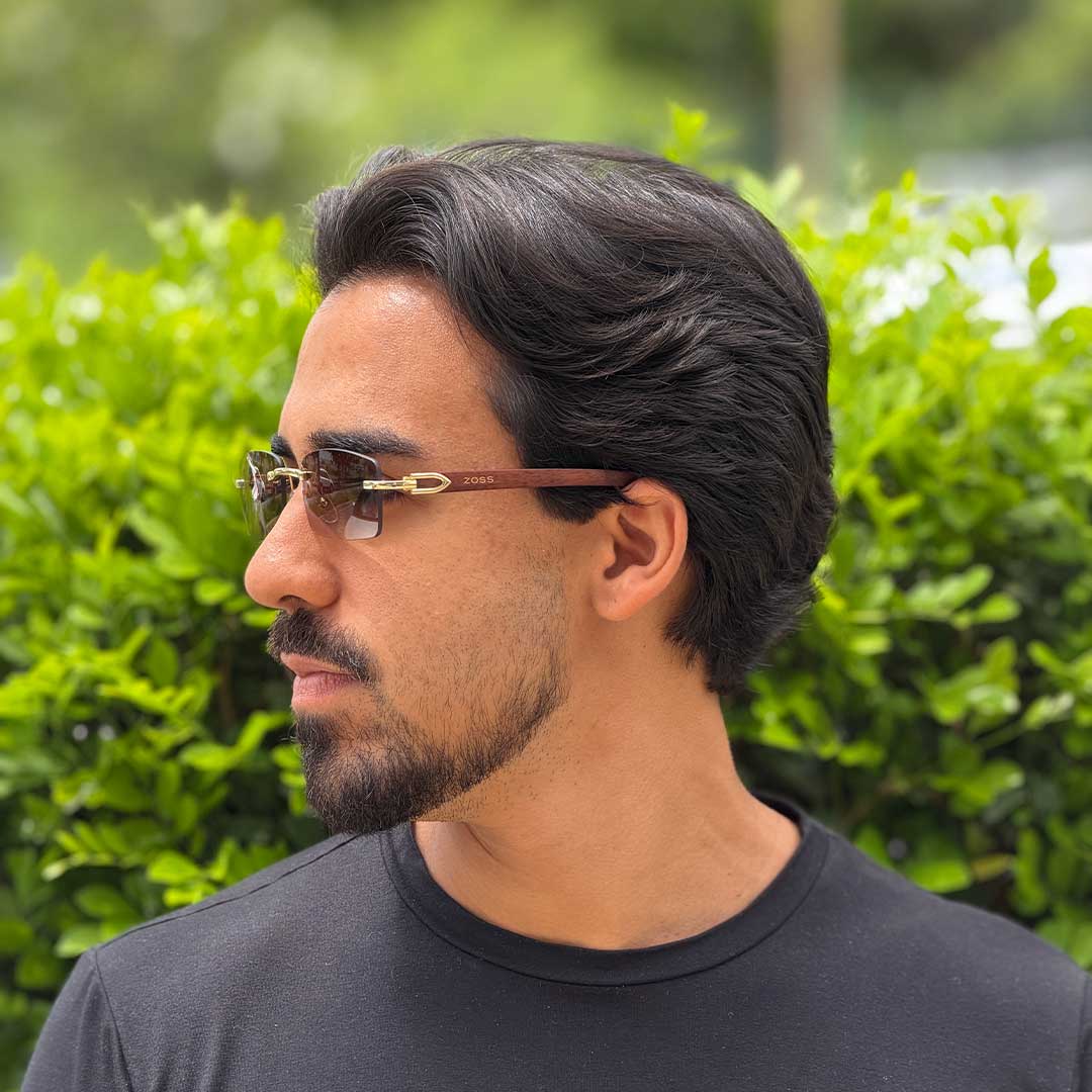 Óculos de Sol Produtos Zoss - sendo usado por modelo - Sevet Company