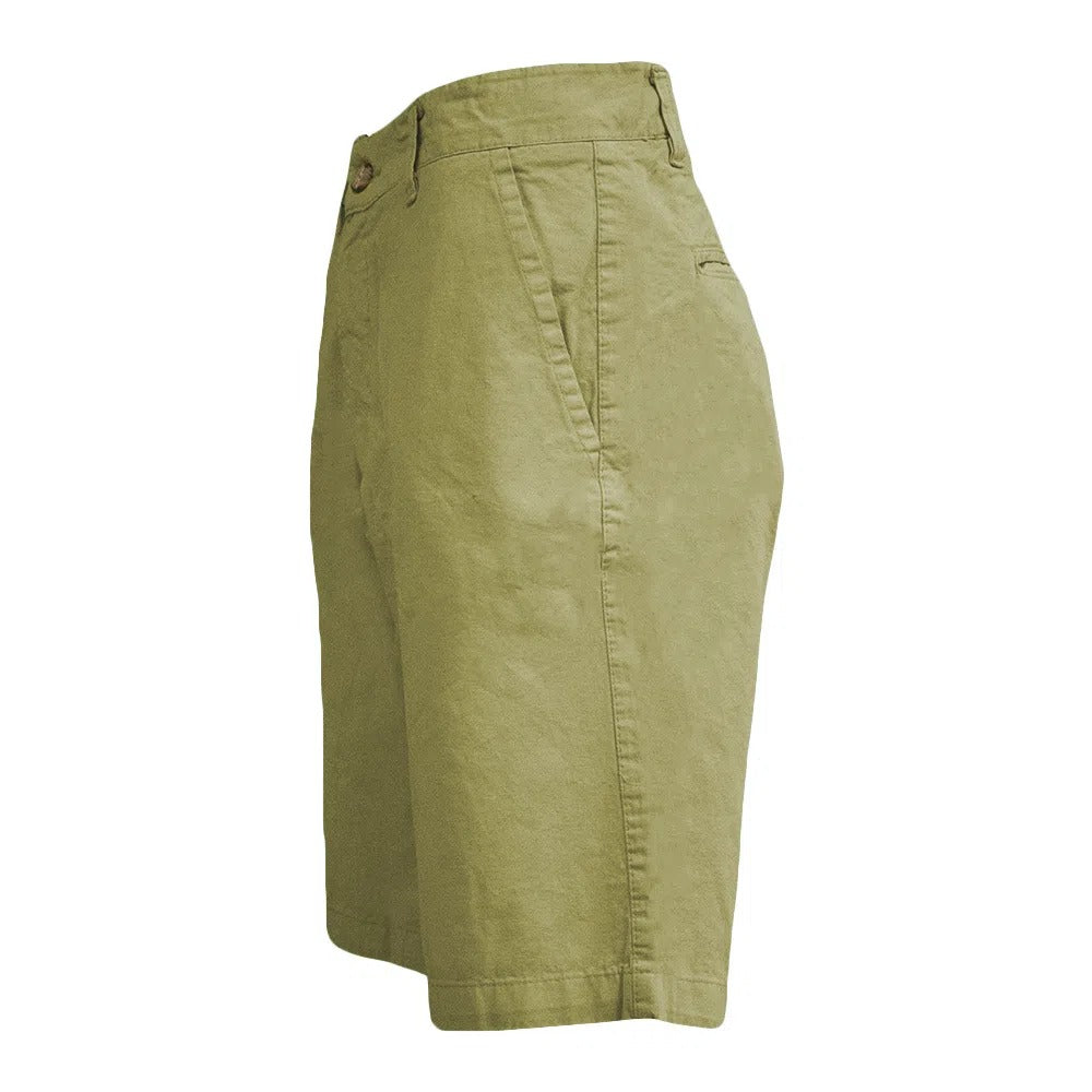 BERMUDA YACHT CHINO C/ BOLSO TRASEIRO E BOTÃO - ALGODÃO/ELASTANO / VERDE MUSGO LAVADO (7908386144472)