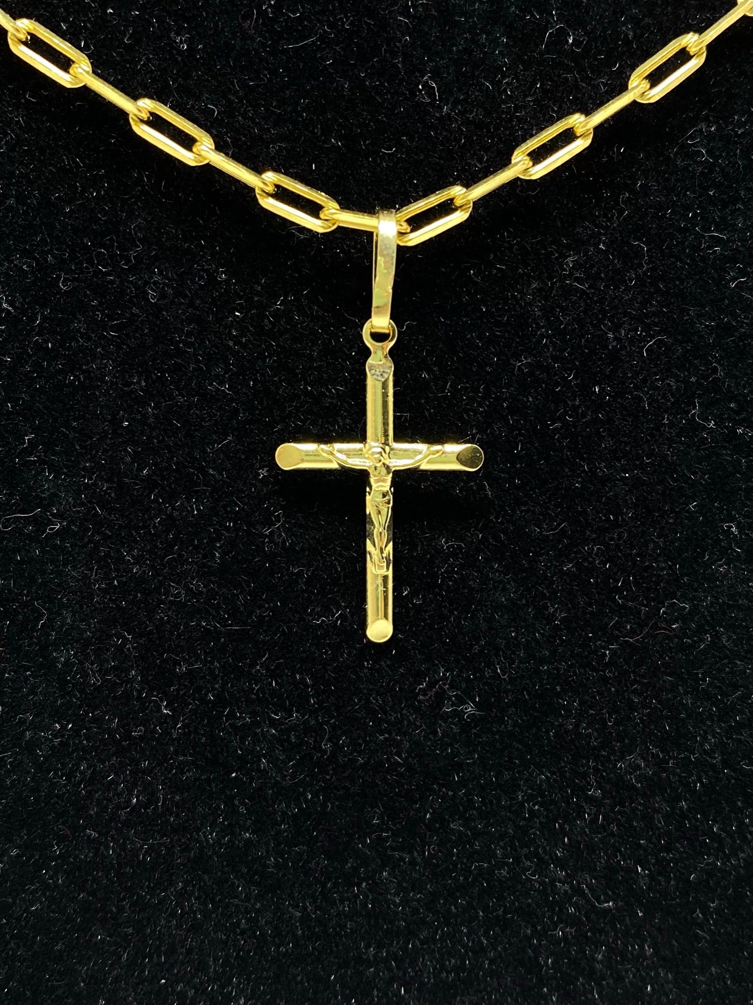 PINGENTE BANHADO A OURO 18K - CRUXIFICO - 0,5G/1,5X2,5CM - Sevet Company