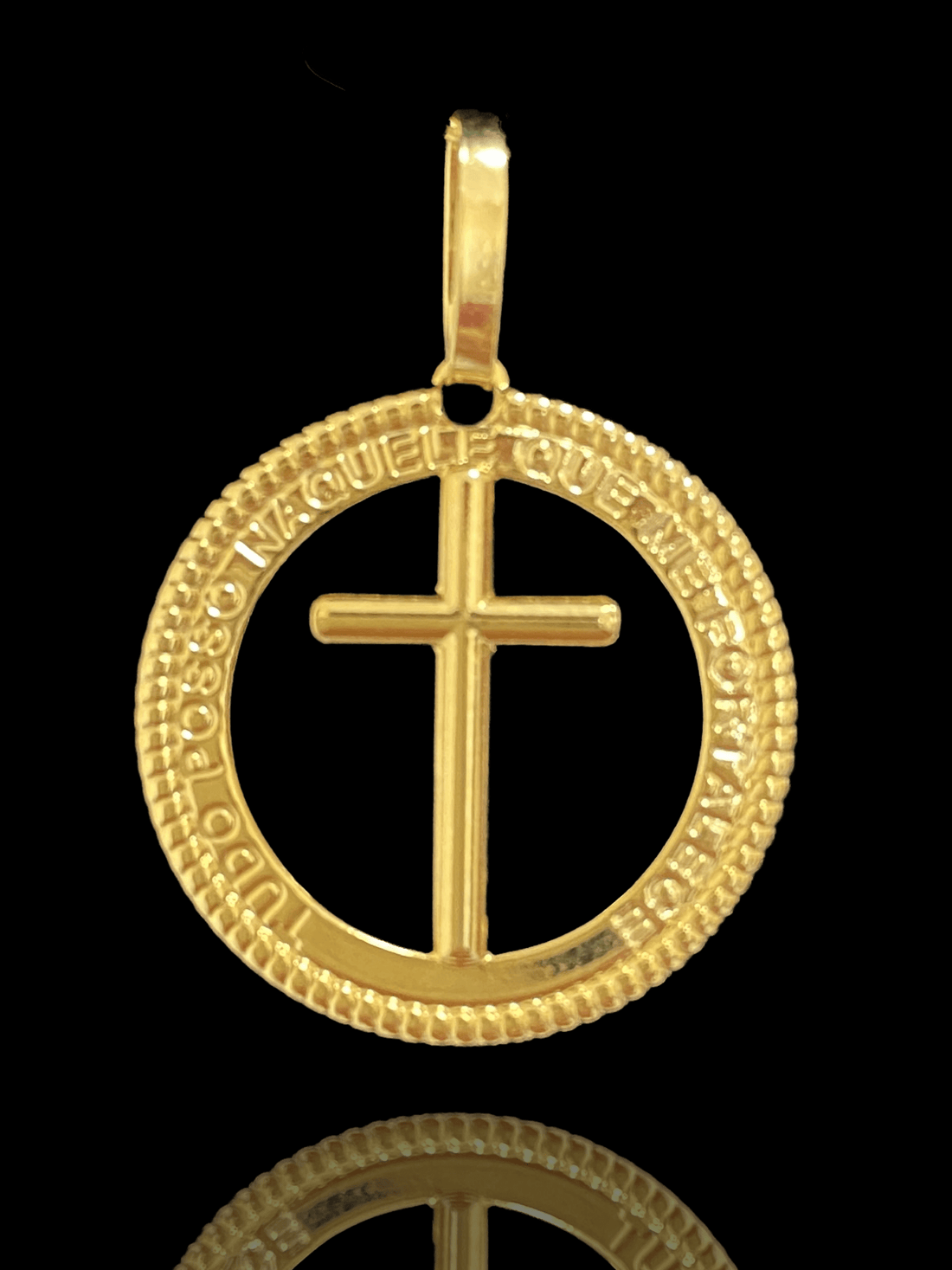 PINGENTE BANHADO A OURO 18K - CRUZ COM CÍRCULO - 1,2G/2X2CM - Sevet Company
